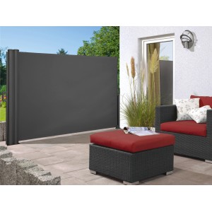 Tenda laterale Cordoba antracite a 2 lati (3x1,5 m ciascuna) come protezione dal vento e dalla privacy sulla terrazza.