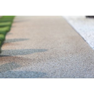 Primo piano del foglio di pietra Heissner (40x250cm) per bordi di stagni e ruscelli.