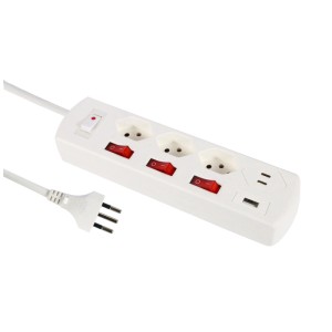 Multiprise blanche Schönenberger avec 3 prises T13, ports USB et interrupteurs.