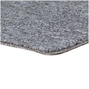Moquette grise Rambo vendue au mètre, gros plan sur la texture.