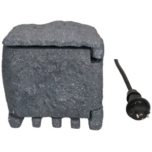 Max Hauri Gartensteckdose in Steinoptik, grau, mit 2 Steckdosen und Stecker.