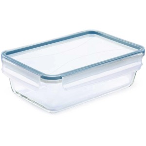 Contenitore frigo in vetro Rotho Clic&Lock 1,3 l con coperchio trasparente e bordo blu.
