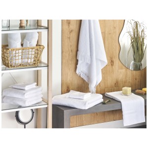 Ensemble de 9 serviettes de bain Atiu blanches avec tapis de bain en coton éponge.
