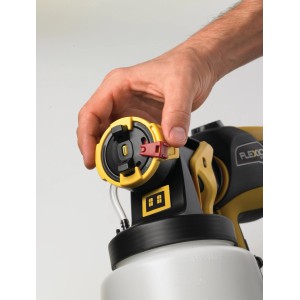 Wagner Universal-Sprayer W590 Flexio: Hand justiert Düse des Farbsprühgeräts.