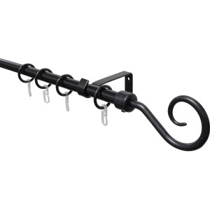 Schwarze Komplettstilgarnitur Hook, Ø 13/16 mm, 130-240 cm, mit Endknopf, Ringen und Trägern.
