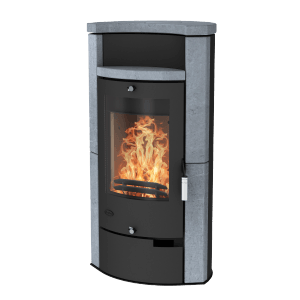 Poêle à bois Fireplace Hamburg noir avec habillage en stéatite et feu allumé.