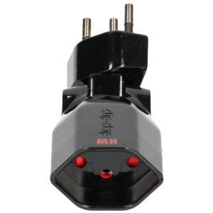 Adaptateur noir Clip-Clap type 13 avec sécurité enfant pour usage intérieur.