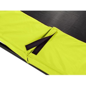 Dettaglio: Trampolino interrato EXIT Silhouette verde con sistema di protezione per i piedi.