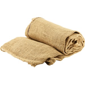 Deux sacs de jute (50 kg) en matériau naturel, un enroulé, un à plat. Idéal pour le jardin et le transport.