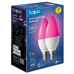 Due lampadine smart Tapo L430C E14 RGB a forma di candela, parzialmente rosa, nella confezione originale.