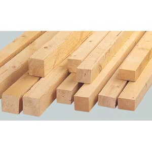 Stapel sägerauer Kanthölzer aus Fichte/Tanne, 98x98 mm, 2 m Länge.