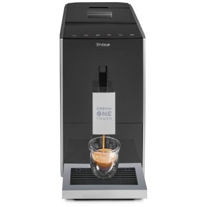 Macchina da caffè Trisa Crema One Touch nera con tazza di caffè.
