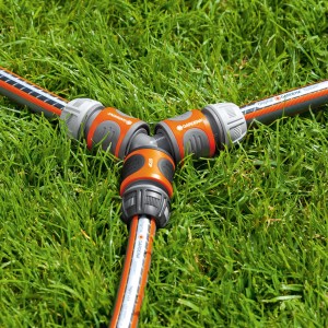 Gardena Raccord en Y pour dérivation de tuyau sur pelouse, orange/gris.