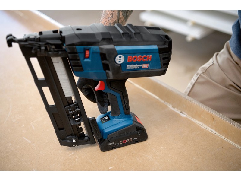 Bosch Professional Akku Holznagler GNH 18 V 64 M kaufen bei OBI