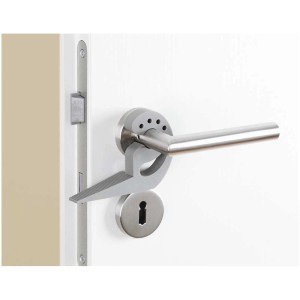 Fermaporta grigio Wenko Multi-STOP® sulla maniglia, funge da protezione anti-pizzico e da parete.