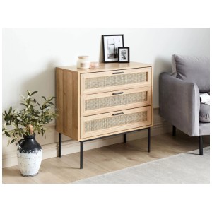 Commode Beliani Pasco, marron, avec trois tiroirs en rotin et pieds en métal noir.