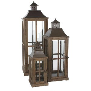 Ensemble de lanternes en bois marron, trois tailles. Lanternes décoratives pour intérieur et extérieur.