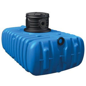 Cuve plate bleue 4rain Flat S 3 000 l avec rehausse de puits noire et couvercle de cuve.
