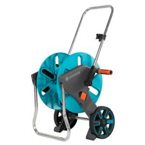 Avvolgitubo Gardena AquaRoll M: Carrello avvolgitubo con ruote e manovella per facile stoccaggio.