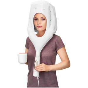 Femme avec sèche-cheveux casque Profi Care HTH 3003, blanc, avec tasse. Appareil de soin capillaire.