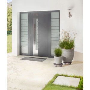 Wagner Multi Roller WPC Ø 290 mm sotto vasi di fiori su terrazza.