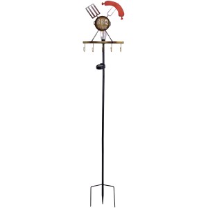 Näve LED Solar Erdspieß BBQ, 130cm, mit Grillbesteck-Motiv und Haken für Grillzubehör.