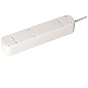 Multiprise blanche Basic Line avec 3x Type13 et 2x Schutzkontakt, avec interrupteur.