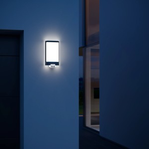 Applique murale extérieure LED Steinel L 240 S anthracite moderne avec détecteur de mouvement.
