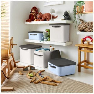 Rotho Mythen Aufbewahrungsbox Soft Blau 20l im Kinderzimmer, stapelbar, mit Deckel und Griff. Für Spielzeug.