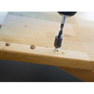 LUX HSS fraise à lamage en utilisation : Perçage et fraisage du bois pour vis.