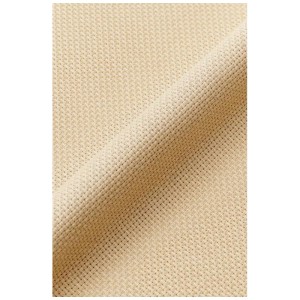 Tissu Aïda DMC, coton, sable, 5,5 points/cm, 38,1x45,7 cm, gros plan de la trame.