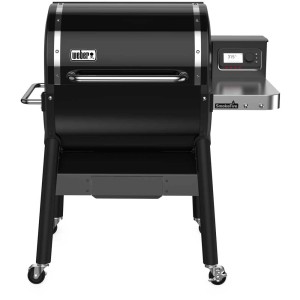 Barbecue à pellets Weber SmokeFire EX4 GBS noir avec contrôle digital et tablette latérale.