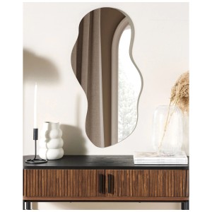 Specchio da parete Auxerre (33x80 cm) di forma irregolare. Specchio senza cornice per bagno, camera da letto o soggiorno.