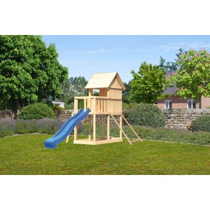 Cabane sur pilotis Karibu Frieda avec toboggan bleu et rampe filet dans le jardin.