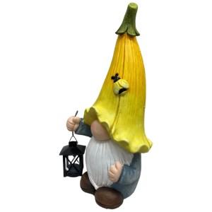 Gnomo decorativo da giardino con cappello giallo e lanterna, altezza 48 cm.