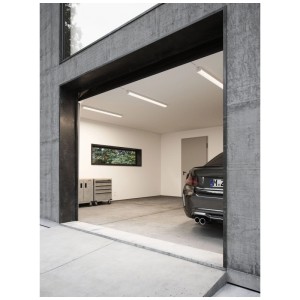 Nordlux Oakland LED-Feuchtraumleuchte in Garage, 153cm, weiss. Unterbauleuchte für Innen- und Aussenbereich.