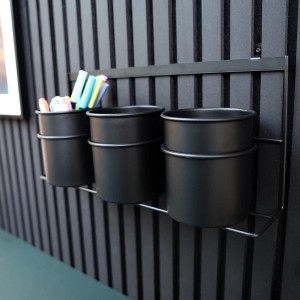 Set di 3 bicchieri Denpanels neri per montaggio a pannello, ideale per ufficio, cucina o officina.