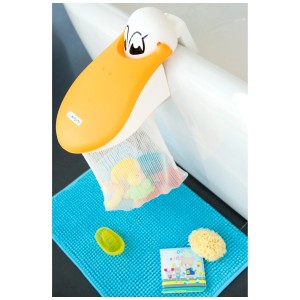 Rotho KidsKit Pélican, collecteur de jouets de bain sur le bord de la baignoire avec des jouets dans le filet.