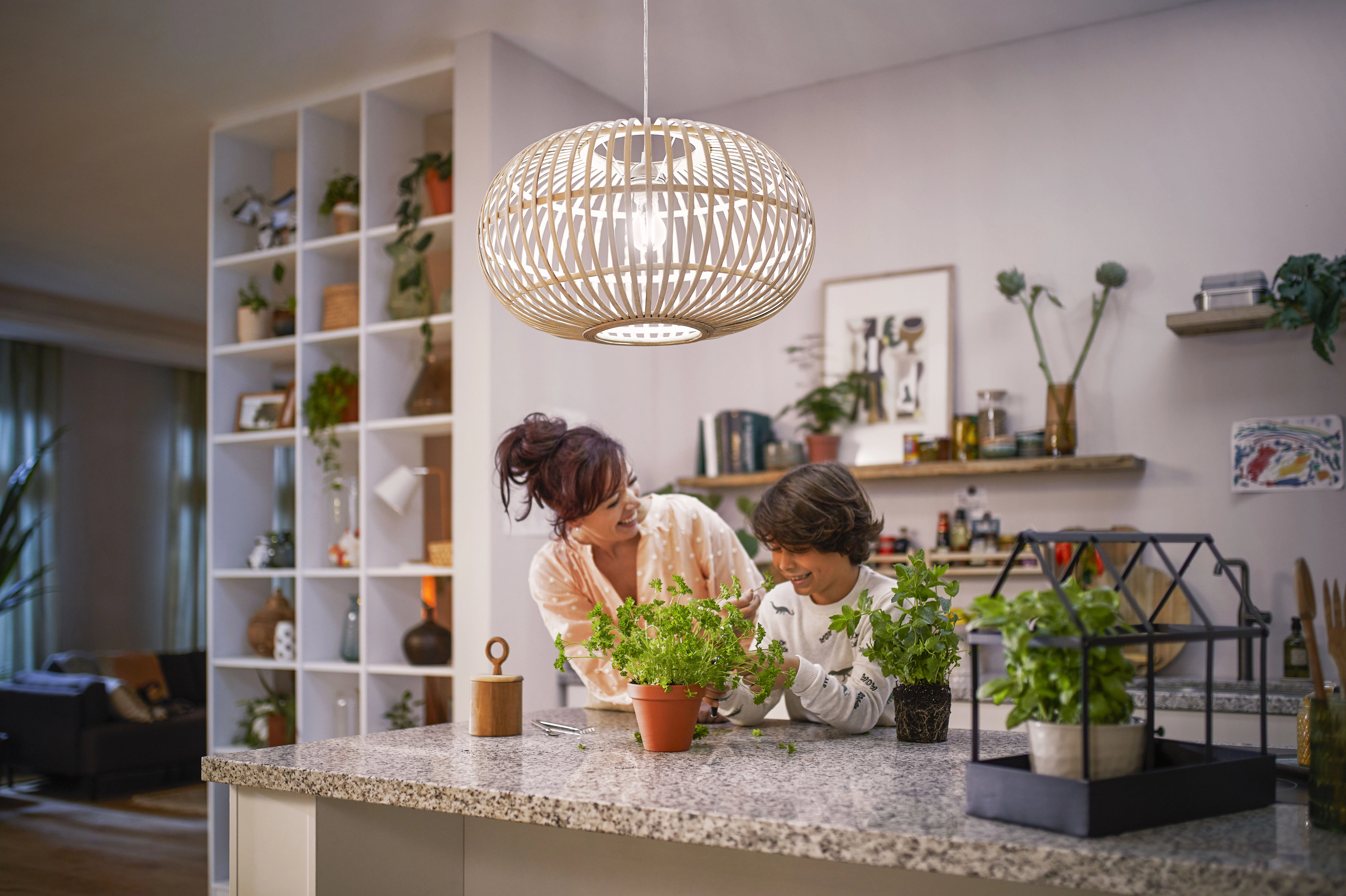 Philips LED Lampadina Classe A Ultra Efficiente a Risparmio