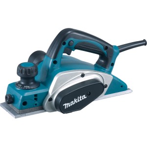 Pialla a filo Makita KP0800J con larghezza di piallatura 82 mm, blu e nera, per lavorazione precisa del legno.