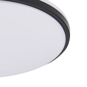 Plafonnier LED rond et moderne Eglo Margidore avec cadre noir, idéal pour les pièces humides.