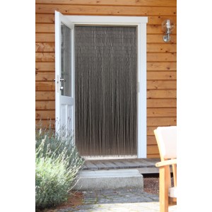 Rideau décoratif en bambou taupe, 90x200 cm, utilisé comme séparateur de pièce ou décoration de porte.
