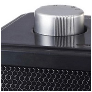 Gros plan : Radiateur soufflant PTC Emerio noir avec molette argentée pour le réglage de la température.