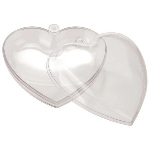 Cuore divisibile in plastica trasparente (95x95mm) con occhiello per appendere, ideale per decorazioni.