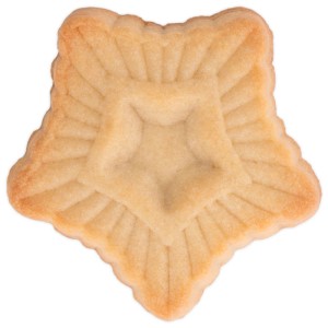 Sternförmiges Plätzchen, ausgestochen mit rotem Kunststoff Ausstecher (6,5cm), Küchenhelfer.