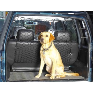 Rete di sicurezza per cani e bagagli in auto con Labrador. Rete universale, 130x87 cm.