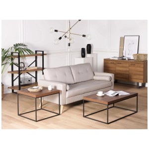 Table basse Beliani Delano, table en MDF marron avec cadre en métal noir dans le salon.