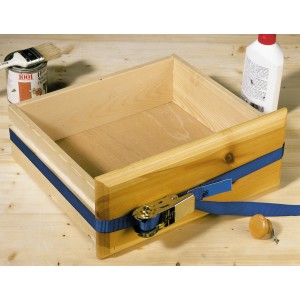 Caisse en bois fixée avec une sangle à cliquet bleue, une pièce, 25 mm x 5 m.