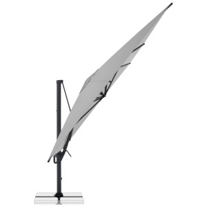 Doppler Ampelschirm Life hellgrau, rechteckig, geneigt. Anthrazitfarbenes Gestell mit Standkreuz.