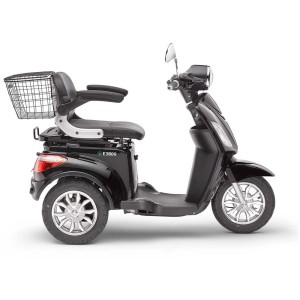 E-Mobil E3800 noir avec panier, siège avec accoudoirs et trois roues. Idéal pour des trajets confortables.